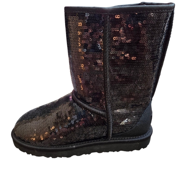 NIB Ugg Classic Short Sequin Black Sparkle Women Boots Size US NEW